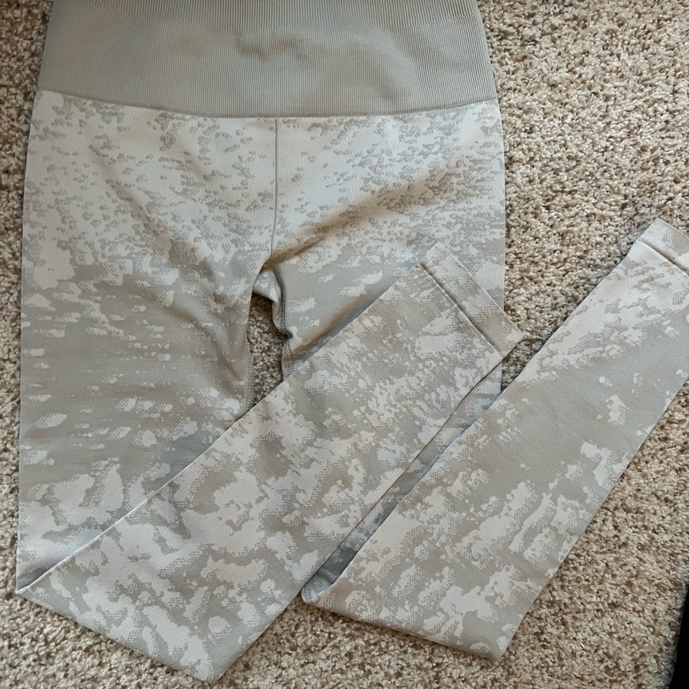 Fabletics grey Camo leggings